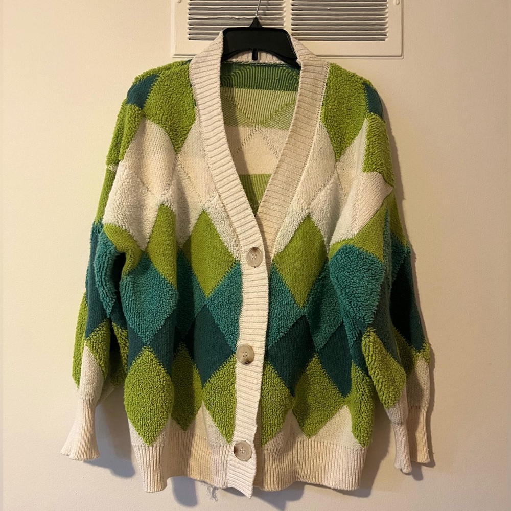 COPY - Green diamond patterned cardigan